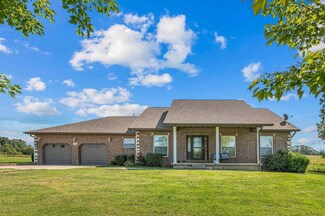 1870 Morris Rd, Mountain Grove, MO 65711