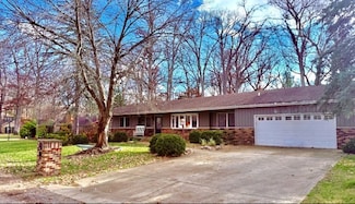 601 W Dunbar St, Mahomet, IL 61853