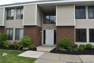 10 Southcreek Ct Unit B, East Amherst, NY 14051