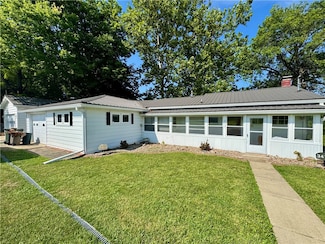 3475 E Lake Paradise Rd, Mattoon, IL 61938