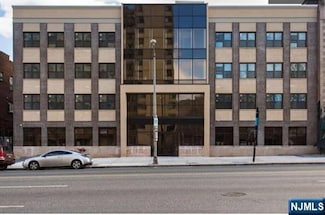 90 Clinton Ave, Newark, NJ 07114