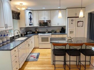 9 Wiggin Way, Stratham, NH 03885