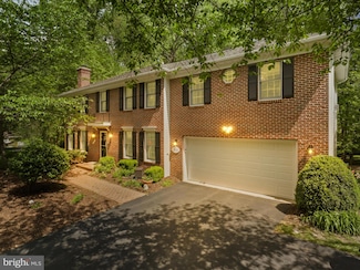 1203 Wiesman Ct, Great Falls, VA 22066