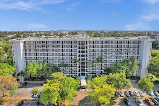 2900 N Course Dr Unit 705, Pompano Beach, FL 33069