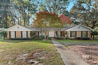 752 Evergreen St, Fairhope, AL 36532