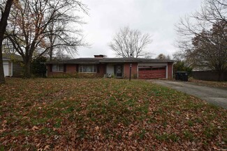 1305 N Greenbriar Rd, Muncie, IN 47304