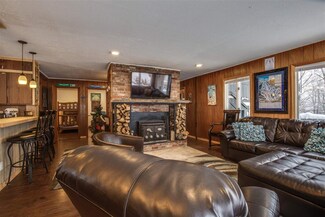 306 Alpine Dr, Killington, VT 05751