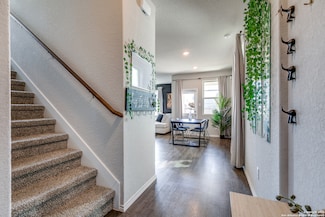 10537 Green Lake St, San Antonio, TX 78223