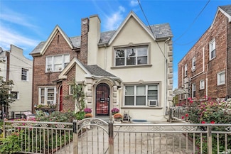 53-42 63rd St, Maspeth, NY 11378
