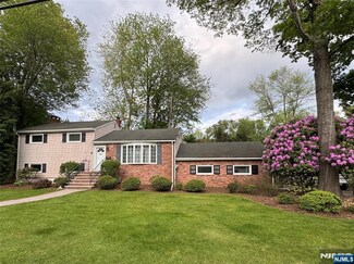 8 Brook Way, Demarest, NJ 07627