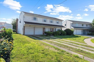 3944 Bea Ct, Oceanside, NY 11572