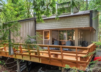 735 E Promontory Rd, Shelton, WA 98584