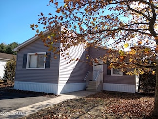 25 Warner Way, Toms River, NJ 08755