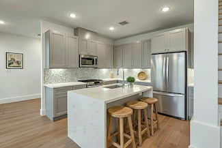 7609 Victory Reserve St, Houston, TX 77088