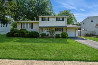 41 Gramercy Rd, Old Bridge, NJ 08857