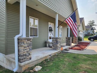 1010 E Donna Dr, Poplar Bluff, MO 63901