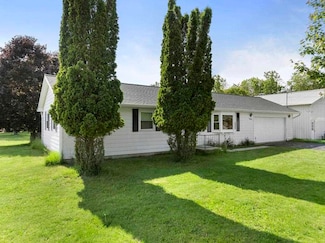 8632 Luce St, Alanson, MI 49706