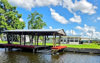 1628 Paradise Ln, Astor, FL 32102