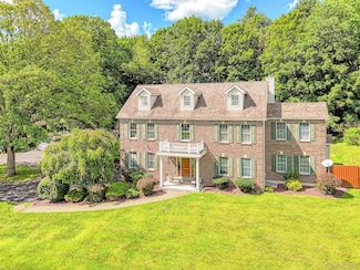 4 Kirsten Leah Ln, Beaverdam Lake-Salisbury Mills, NY 12577