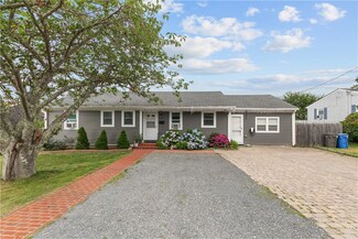 15 Balsam Ave, Middletown, RI 02842