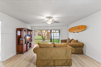 212 W Laurel Dr Unit 1303, Margate, FL 33063