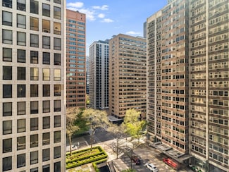 253 E Delaware Place Unit 10C, Chicago, IL 60611