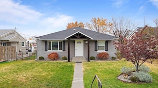 1922 Highland Dr, Prosser, WA 99350