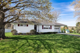 9386 Sessions Rd, Sauquoit, NY 13456