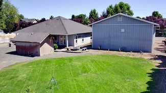 5117 Gebhard Rd, Central Point, OR 97502