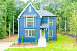 150 Forest Creek Dr, Statesville, NC 28625