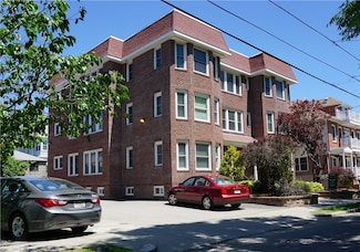 132 Elton St, Providence, RI 02906