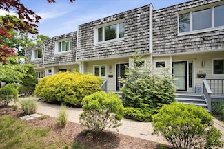 184 Main St, Westhampton Beach, NY 11978