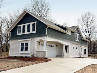 930 Park Way, Delafield, WI 53018