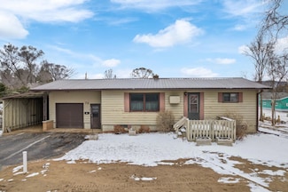 72 E 7th St, Cochrane, WI 54622