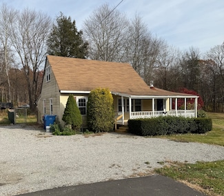 432 Pepper St, Monroe, CT 06468