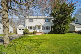 8 Mounthaven Dr, Livingston, NJ 07039