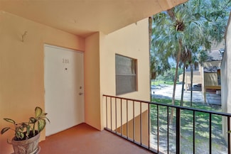 400 Commodore Dr Unit 210, Plantation, FL 33325