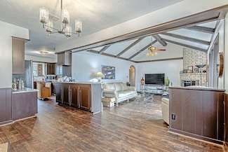 2310 Brooktree Dr, Houston, TX 77008