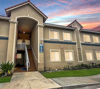 1091 Golden Lakes Blvd Unit 422, West Palm Beach, FL 33411