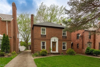 3702 Glencairn Rd, Shaker Heights, OH 44122