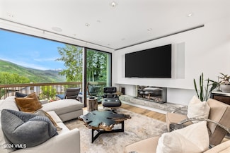 784 Potato Patch Dr Unit W, Vail, CO 81657