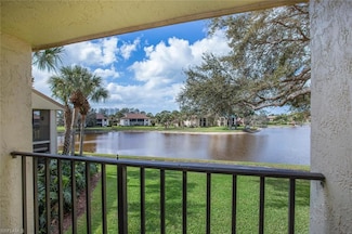 537 Lake Louise Cir Unit 203, Naples, FL 34110