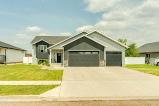406 Cobblestone Loop SW, Mandan, ND 58554