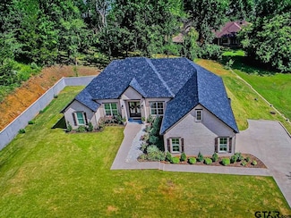 15883 Crazy Horse Dr, Lindale, TX 75771