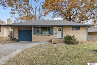 6834 Leighton Ave, Lincoln, NE 68507