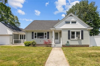 58 East St, West Warwick, RI 02893