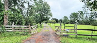 390 E State Road 100, San Mateo, FL 32187