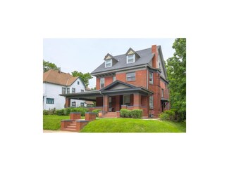 715 E 29th St, Kansas City, MO 64109