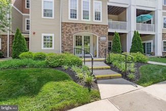6000 Village Way Unit 308, Marcus Hook, PA 19061