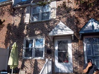 5208 Crestwood Dr, Clifton Heights, PA 19018